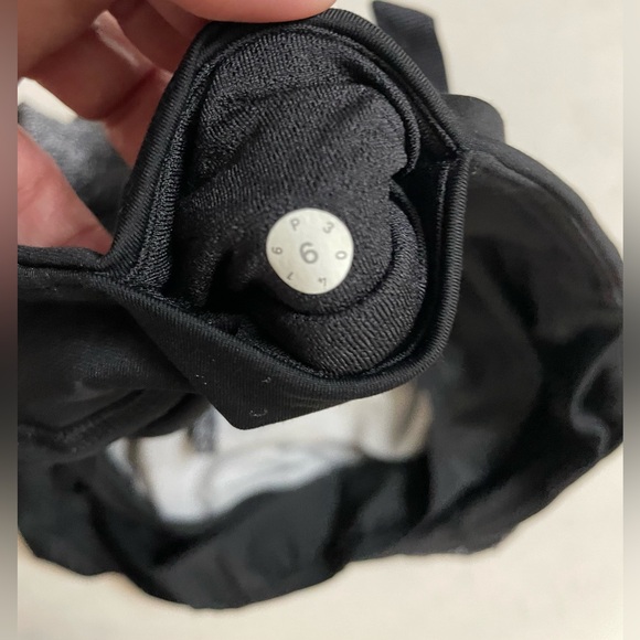 Lululemon Track Shorts 3” Lined Black/White Size 6 - Picture 6 of 7